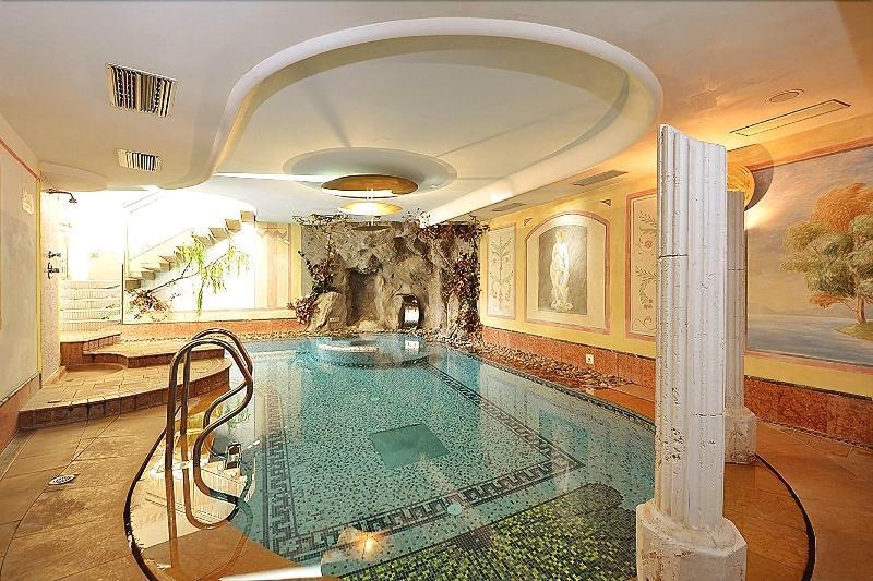 Hotel La Soldanella Моена Екстер'єр фото