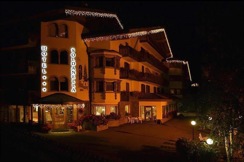 Hotel La Soldanella Моена Екстер'єр фото