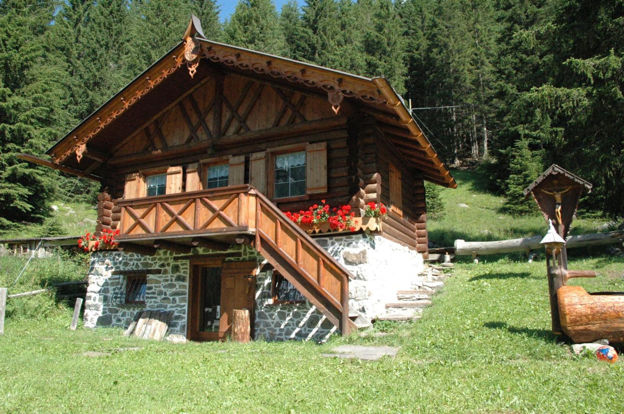 Hotel La Soldanella Моена Екстер'єр фото