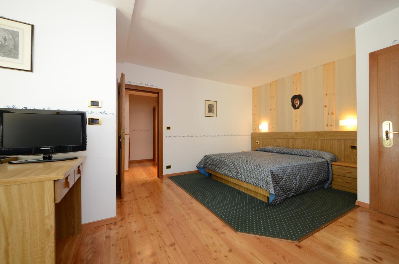 Hotel La Soldanella Моена Екстер'єр фото