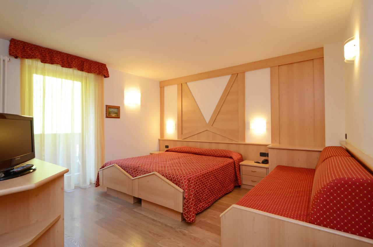 Hotel La Soldanella Моена Екстер'єр фото