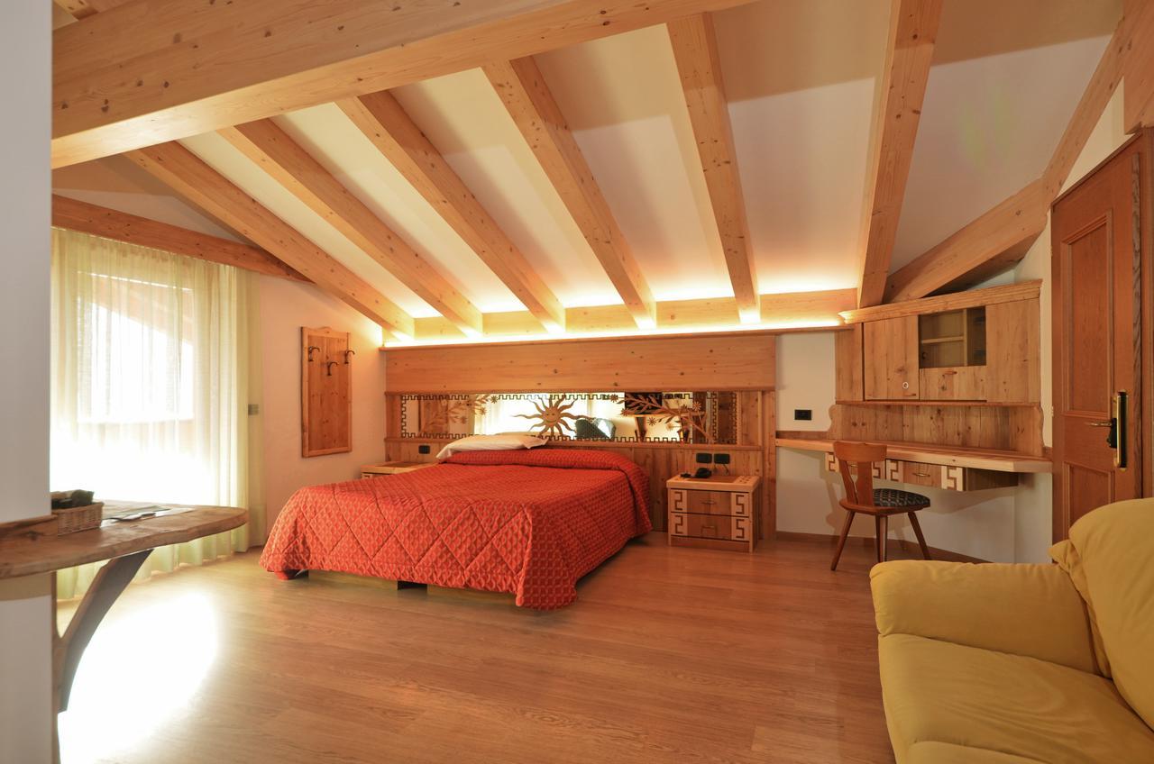Hotel La Soldanella Моена Екстер'єр фото