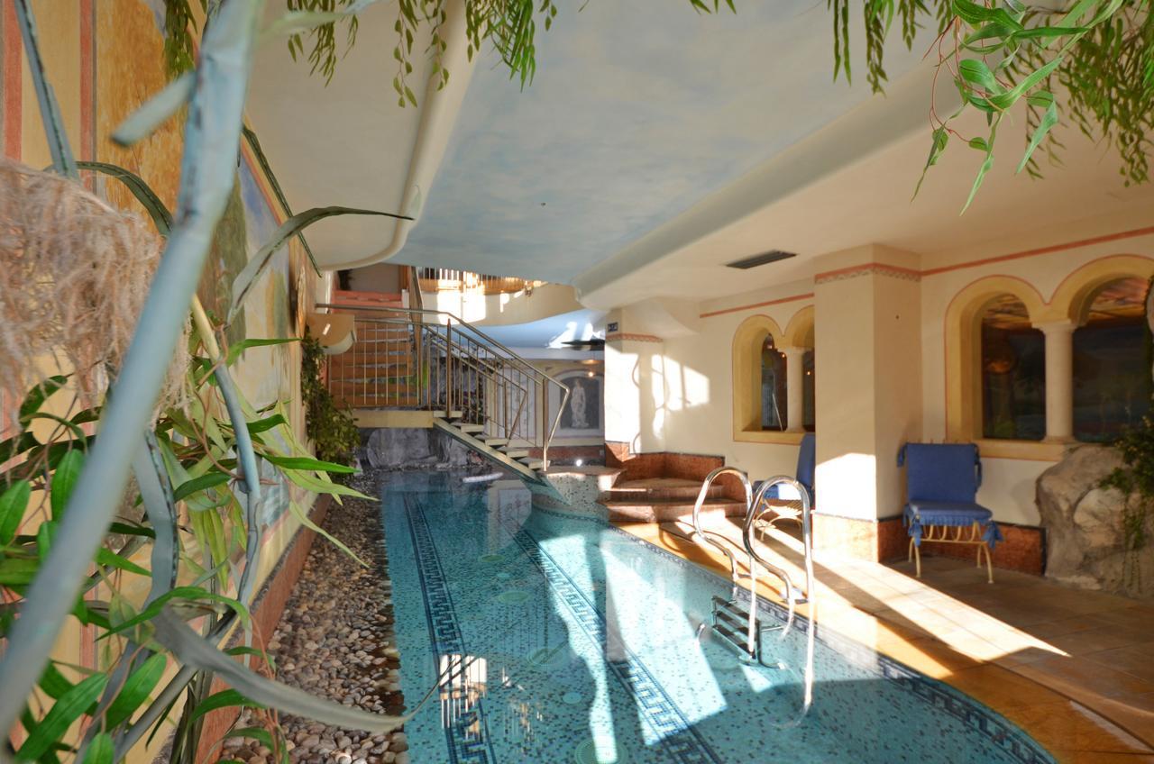 Hotel La Soldanella Моена Екстер'єр фото