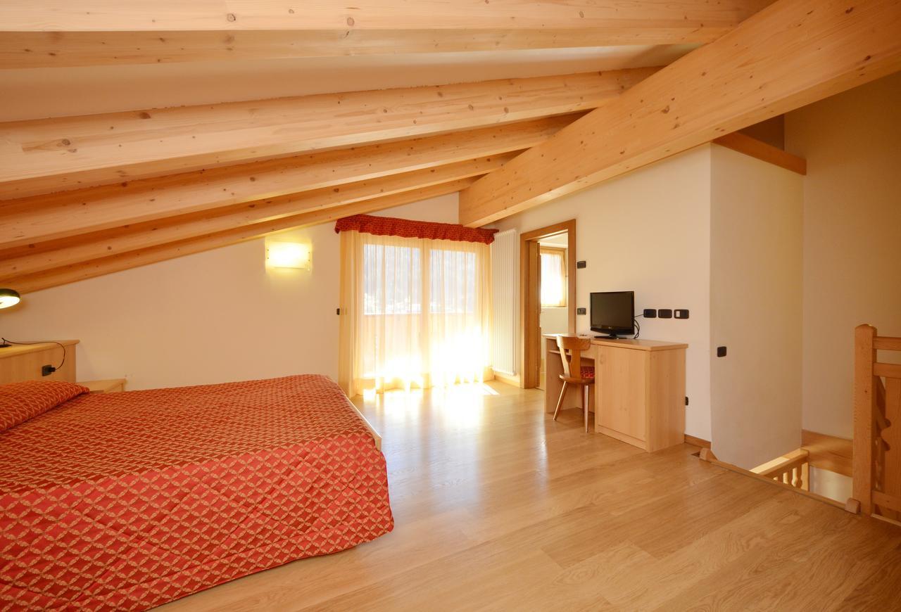 Hotel La Soldanella Моена Екстер'єр фото