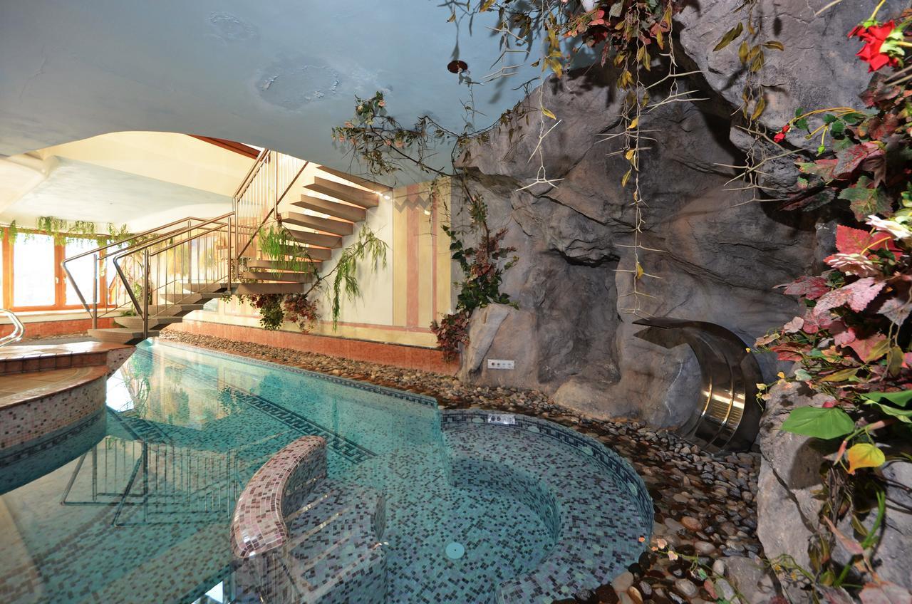 Hotel La Soldanella Моена Екстер'єр фото